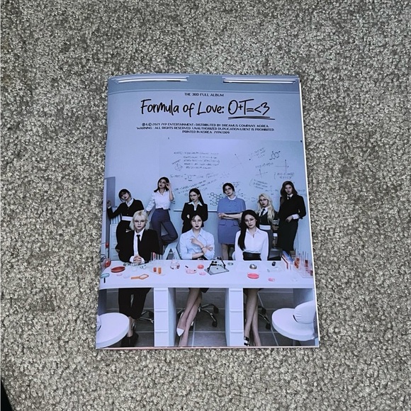 Twice Formula Of Love 3rd mini album! - Picture 1 of 2